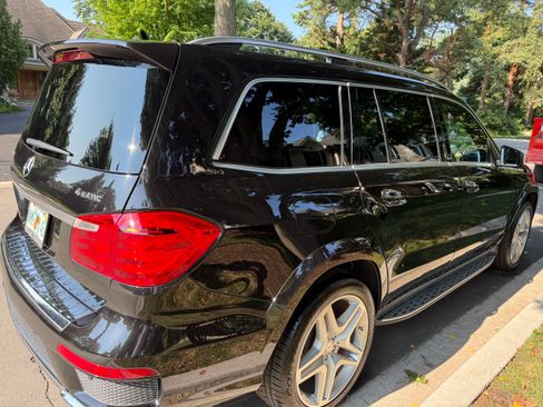 Used 2015 Mercedes-Benz GL 550 4MATIC image 5