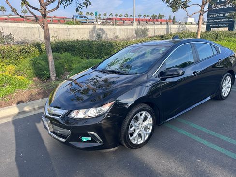 Used 2017 Chevrolet Volt Premier w/ Driver Confidence II Package image 5