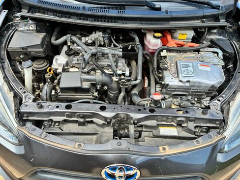 Used 2016 Toyota Prius C One FWD image 25