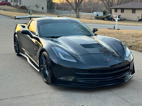 Used 2017 Chevrolet Corvette Stingray Coupe w/ 3LT Preferred Equipment Group RWD image 1