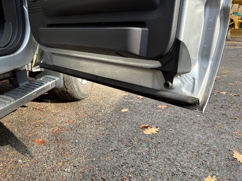 Used 2012 Ford F350 Lariat w/ Chrome Pkg image 9