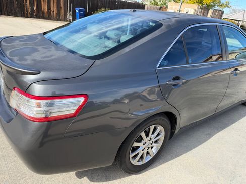 Used 2011 Toyota Camry Hybrid FWD image 4