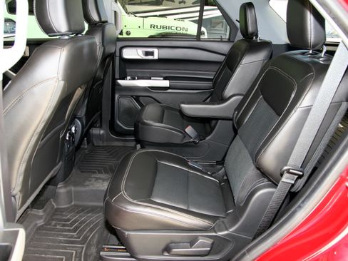 Used 2022 Ford Explorer Limited w/ Equipment Group 301A image 19