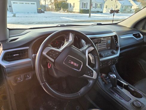 Used 2017 GMC Acadia SLT image 19