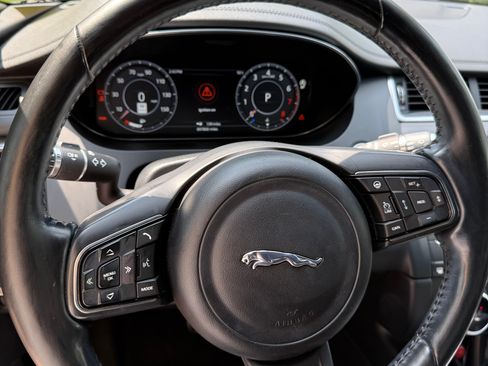 Used 2018 Jaguar E-PACE SE AWD/4WD image 9
