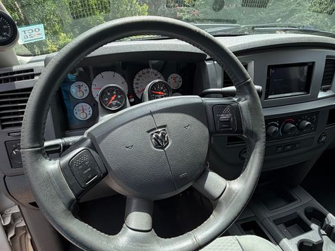 Used 2008 Dodge Ram 2500 Truck SXT w/ Popular Equipment Group RWD image 9