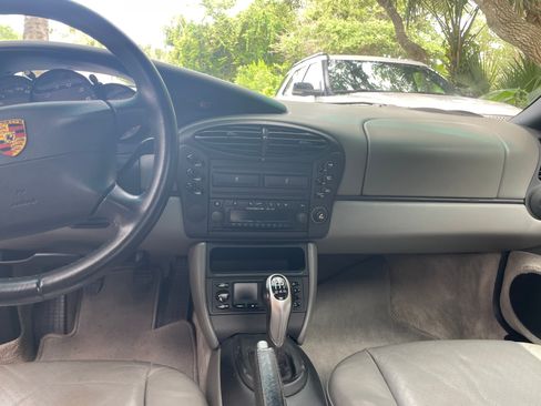 Used 2000 Porsche Boxster RWD image 9