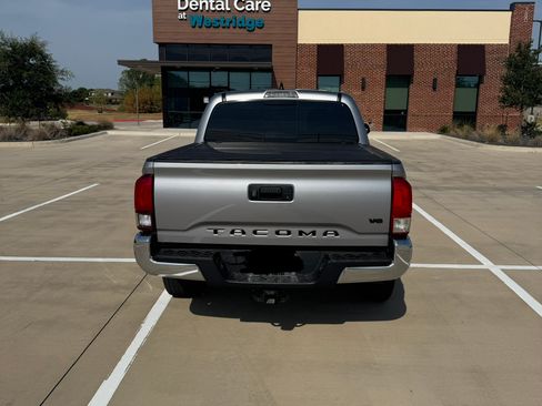 Used 2021 Toyota Tacoma SR5 RWD image 5