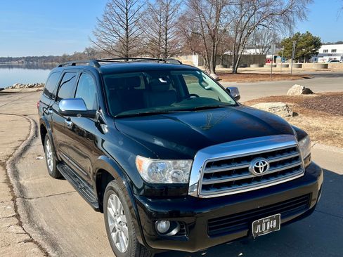 Used 2013 Toyota Sequoia Limited image 2