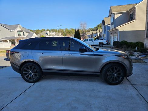 Used 2019 Land Rover Range Rover Velar S image 1