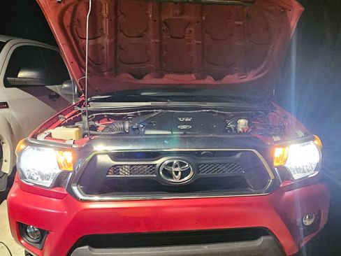 Used 2013 Toyota Tacoma PreRunner w/ SR5 Pkg image 21