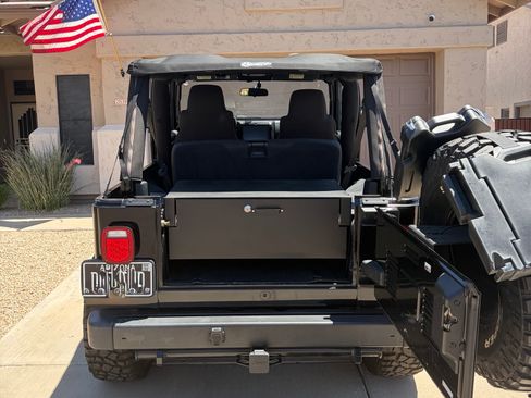Used 2006 Jeep Wrangler Unlimited AWD/4WD image 6