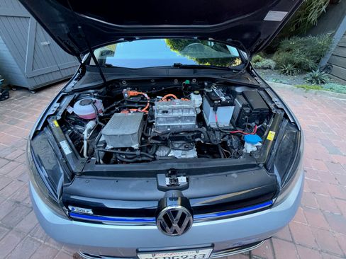 Used 2019 Volkswagen e-Golf SE w/ Driver Assistance Package image 16