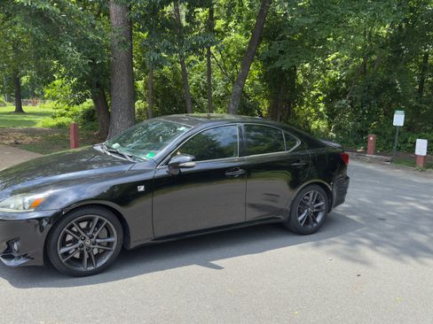 Used 2011 Lexus IS 350 w/ F-Sport Pkg RWD image 2