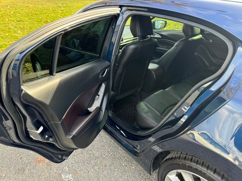 Used 2017 MAZDA MAZDA3 Touring image 9