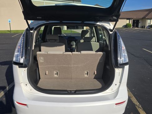 Used 2008 MAZDA MAZDA5 Touring FWD image 8