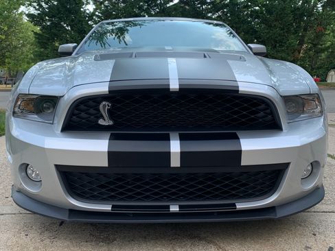 Used 2011 Ford Mustang Shelby GT500 image 2