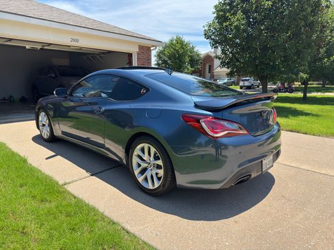 Used 2013 Hyundai Genesis 3.8 RWD image 6