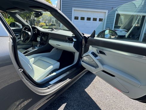 Used 2015 Porsche 911 Targa 4S AWD/4WD image 6