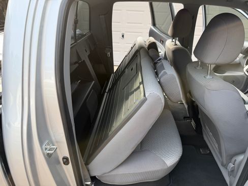 Used 2012 Toyota Tacoma PreRunner w/ SR5 Pkg image 10