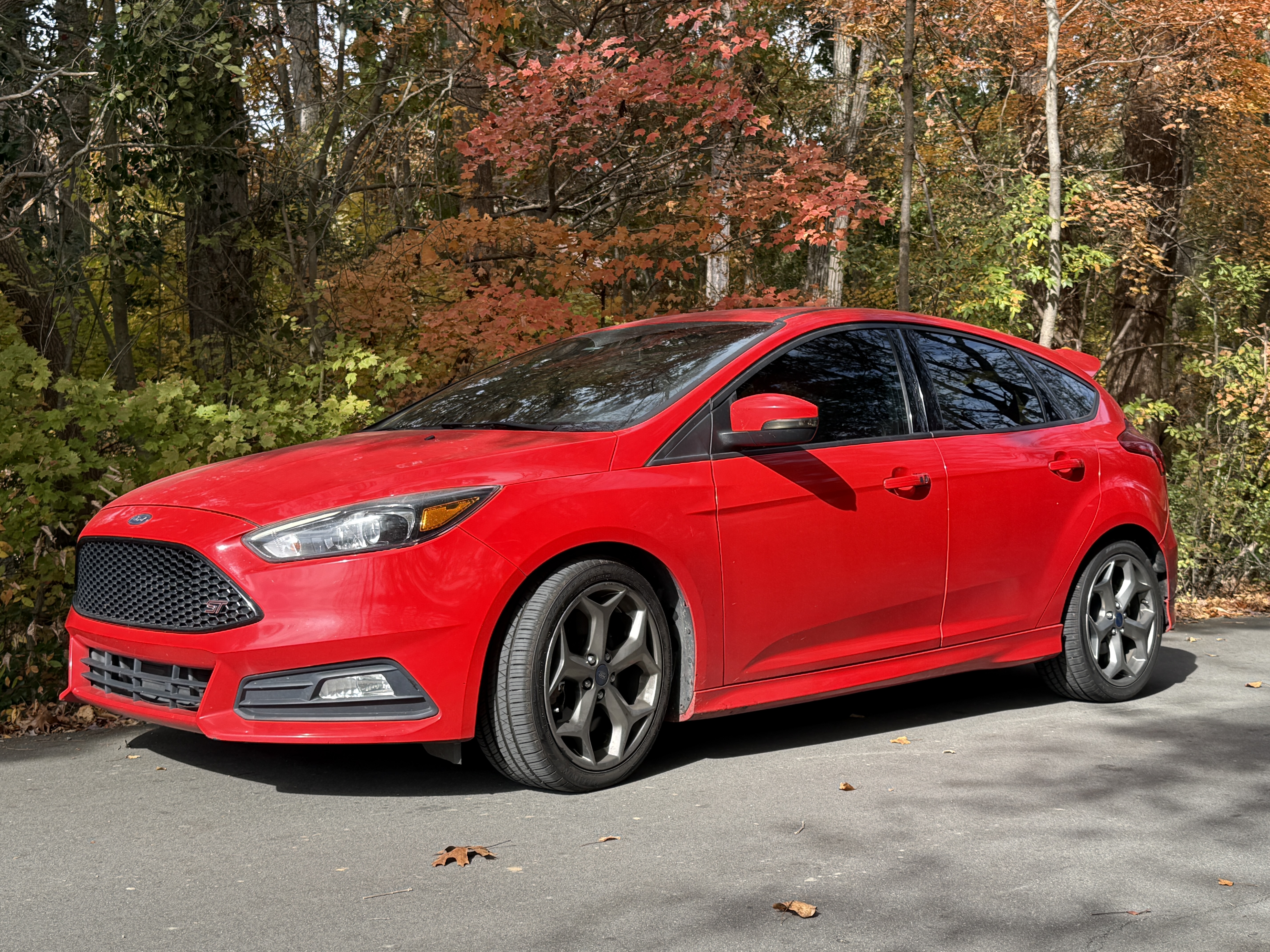 Used 2015 Ford Focus ST w/ Equipment Group 402A FWD image 1