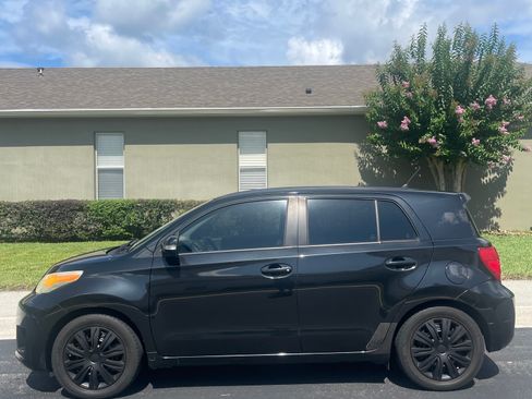 Used 2011 Scion xD FWD image 2