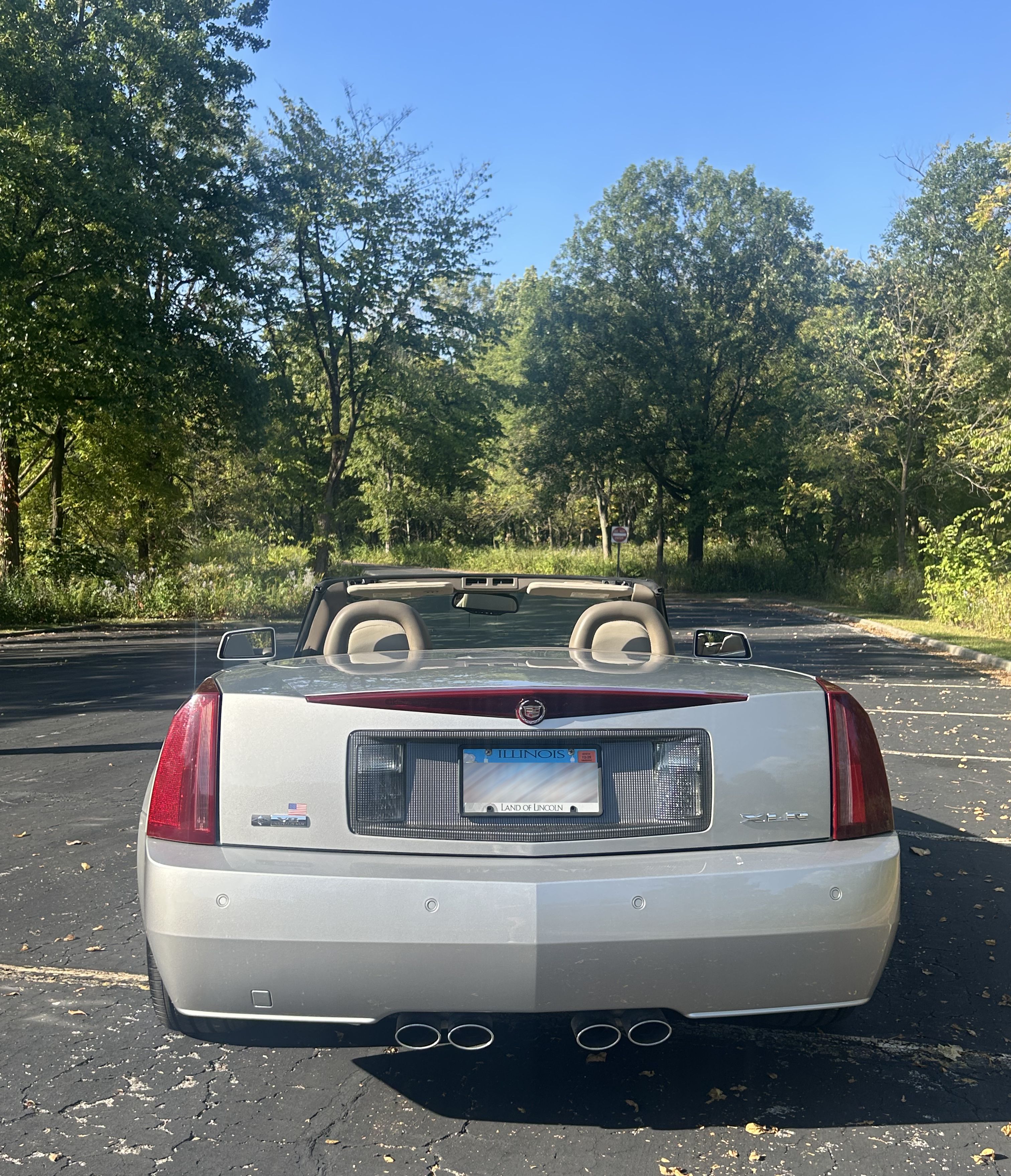 Used 2004 Cadillac XLR RWD image 10