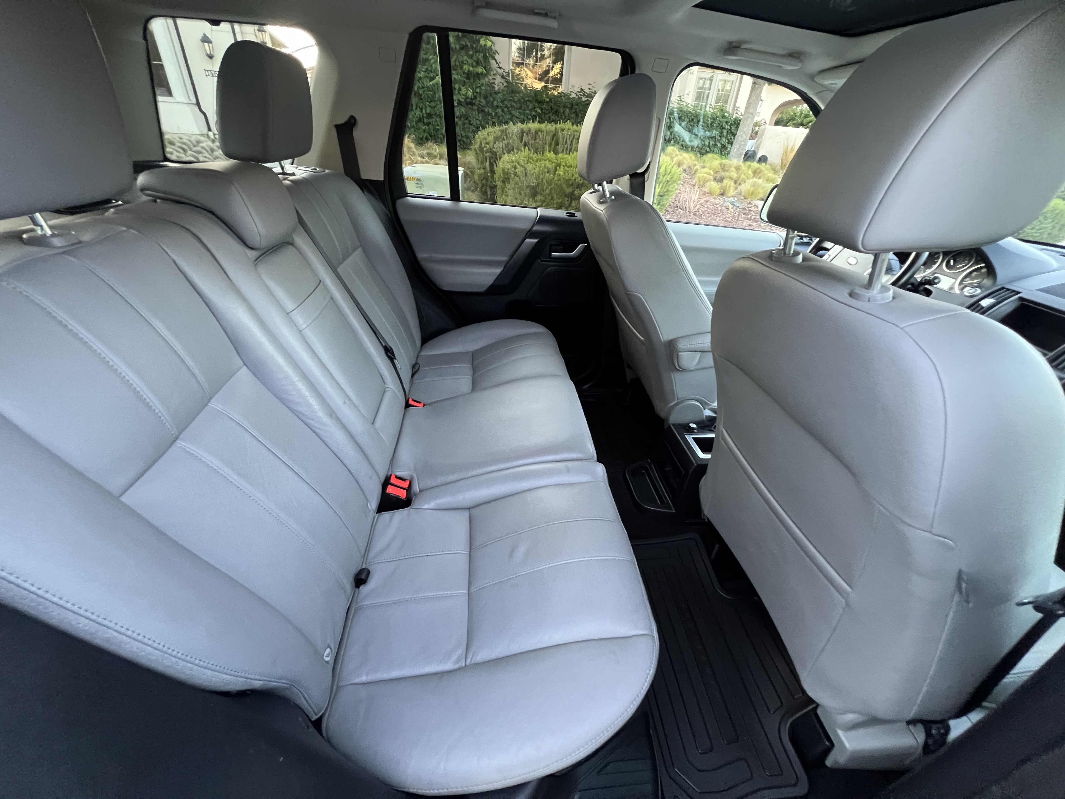Used 2012 Land Rover LR2 HSE w/ Climate Comfort Pkg AWD/4WD image 11