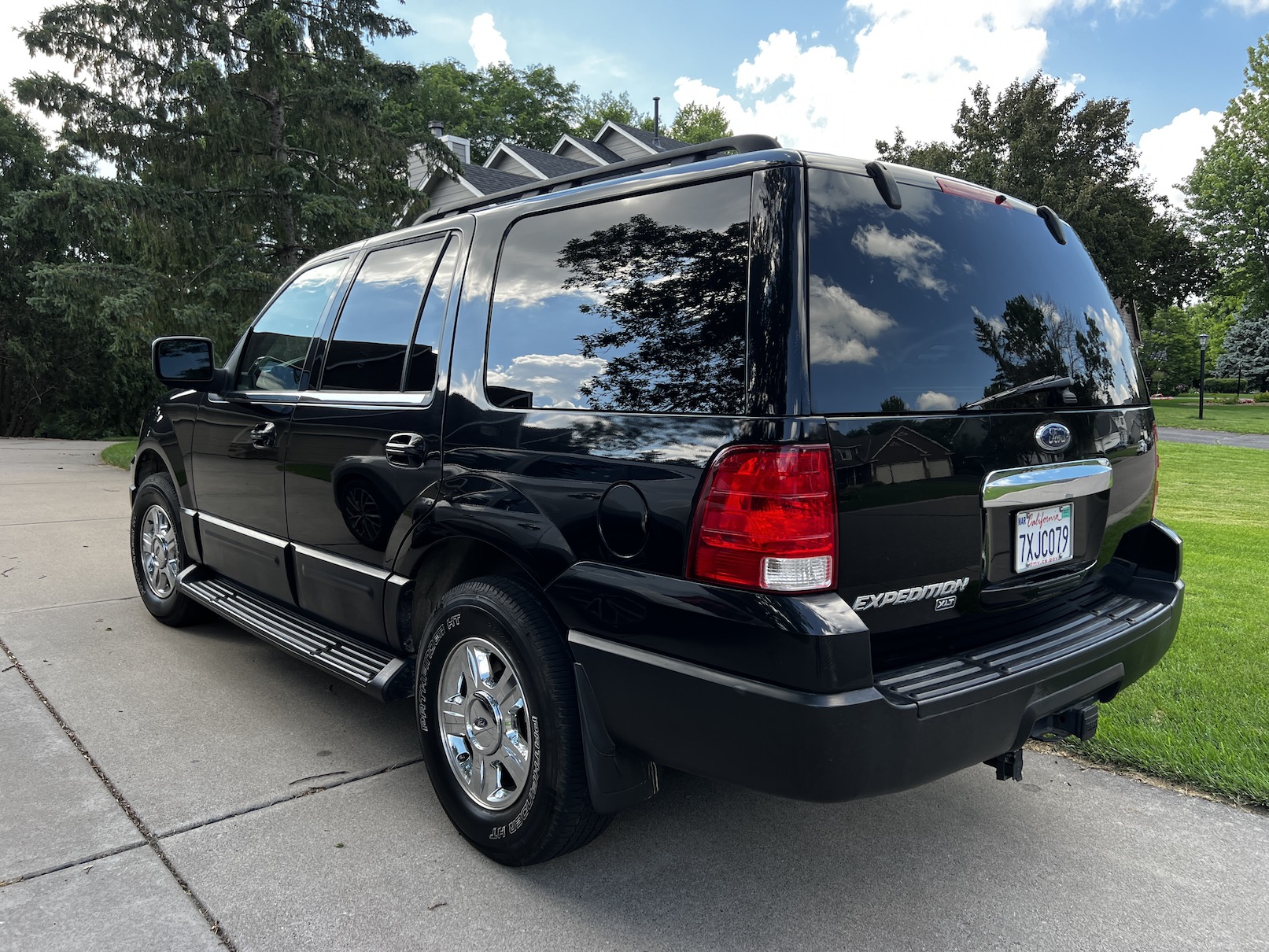 Used 2006 Ford Expedition XLT RWD image 2