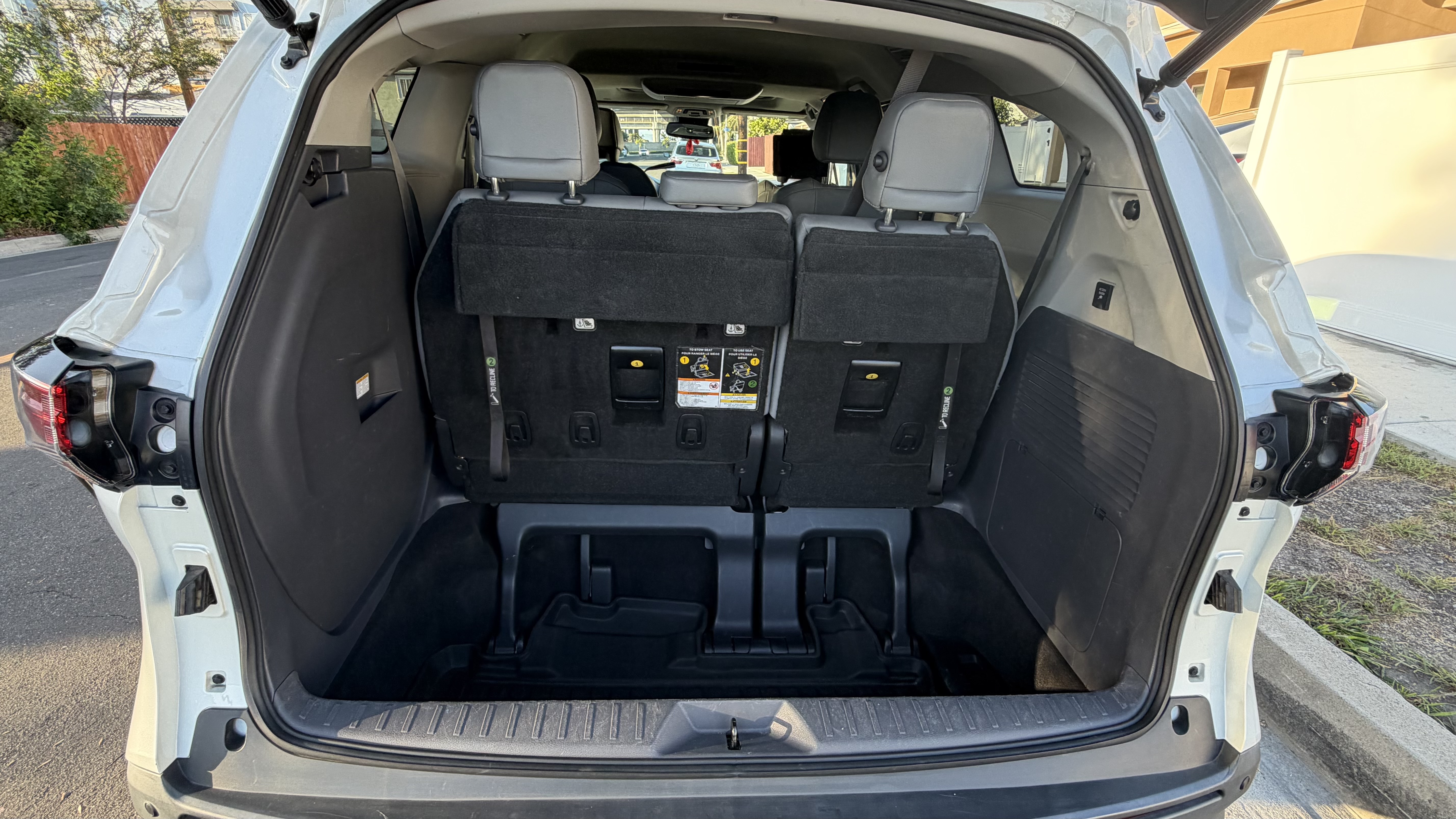 Used 2021 Toyota Sienna XLE w/ XLE Plus Package FWD image 19