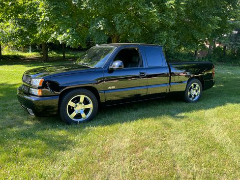 Used 2004 Chevrolet Silverado 1500 SS AWD/4WD image 12