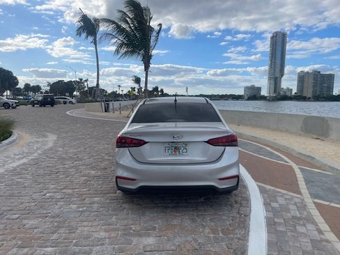 Used 2019 Hyundai Accent SE image 5