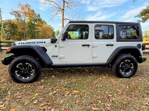 Used 2024 Jeep Wrangler Unlimited Rubicon 4xe image 13