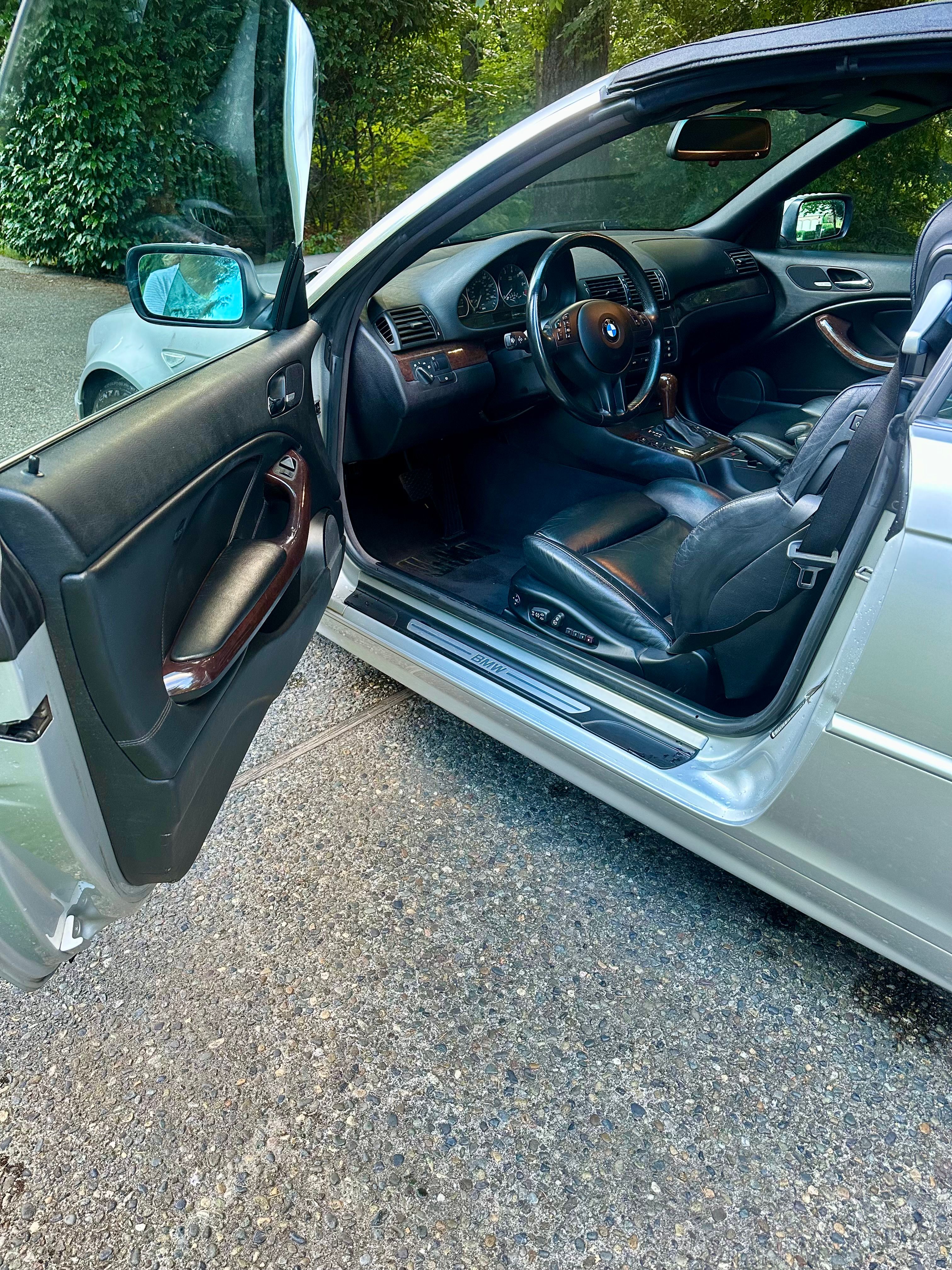 Used 2004 BMW 330Ci Convertible RWD image 14