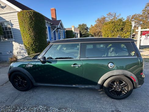 Used 2013 MINI Cooper Clubman S image 2