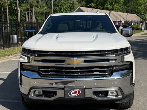Used 2021 Chevrolet Silverado 1500 LTZ w/ LTZ Premium Package AWD/4WD image 10