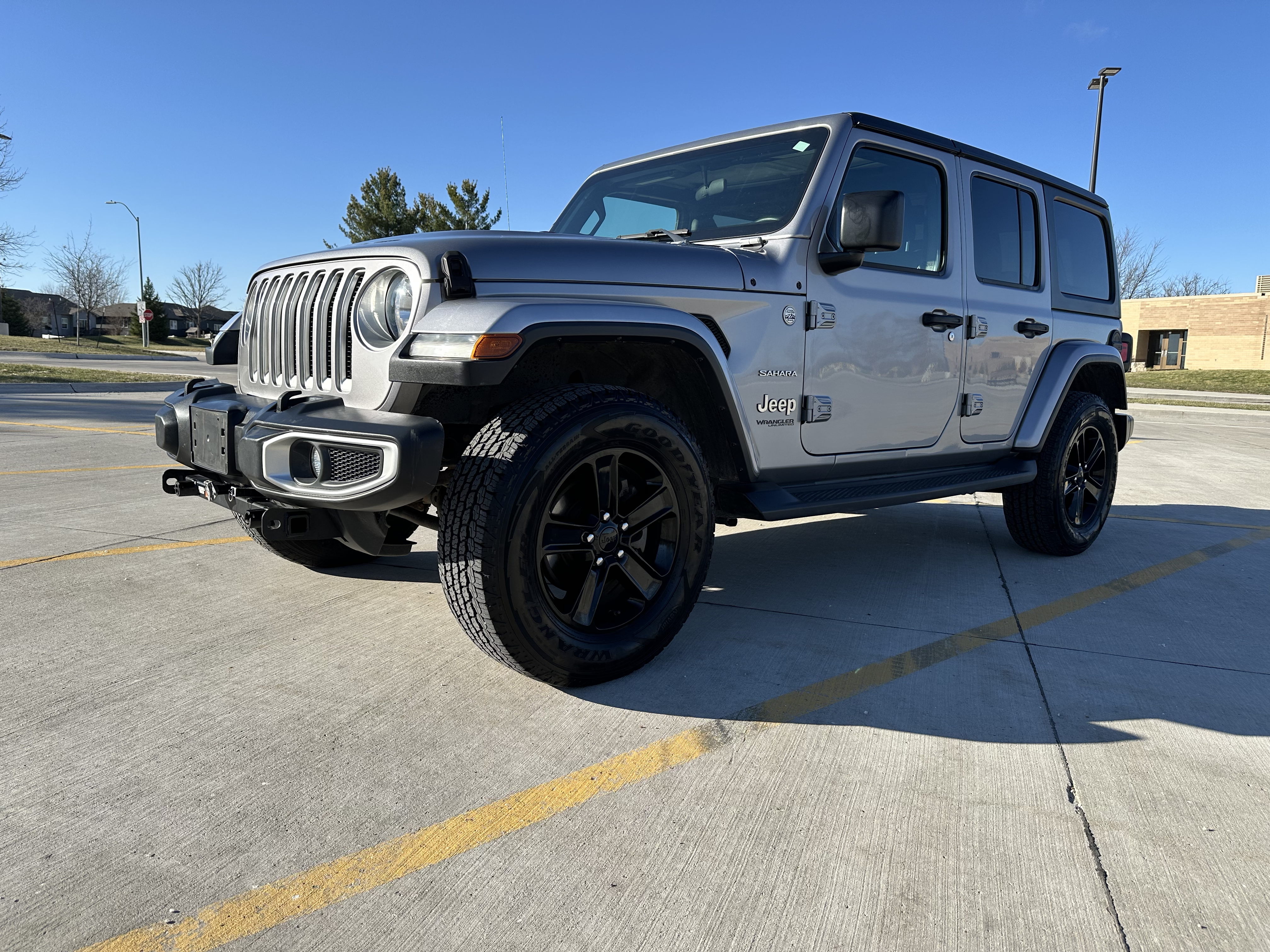 Used 2020 Jeep Wrangler Unlimited Sahara AWD/4WD image 21
