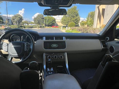 Used 2016 Land Rover Range Rover Sport HSE image 13