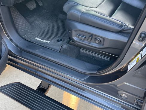 Used 2022 Toyota Tundra Platinum w/ Advanced Package image 10