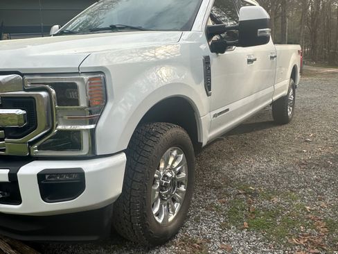 Used 2022 Ford F250 Limited image 1