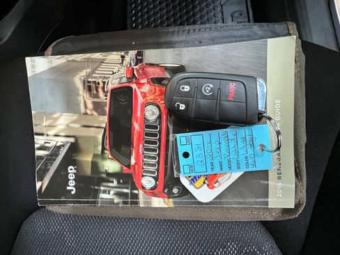 Used 2016 Jeep Renegade Latitude w/ Safety & Security Group image 27