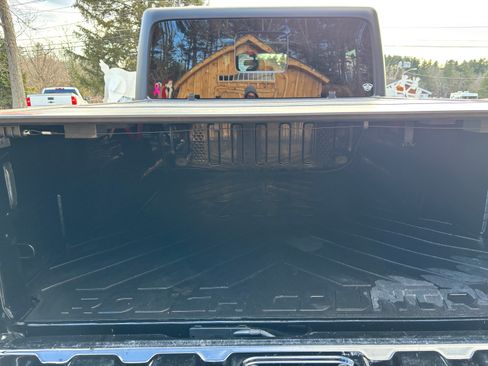 Used 2022 Jeep Gladiator Sport image 14