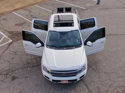 Used 2019 Ford F150 Limited w/ Trailer Tow Package image 9