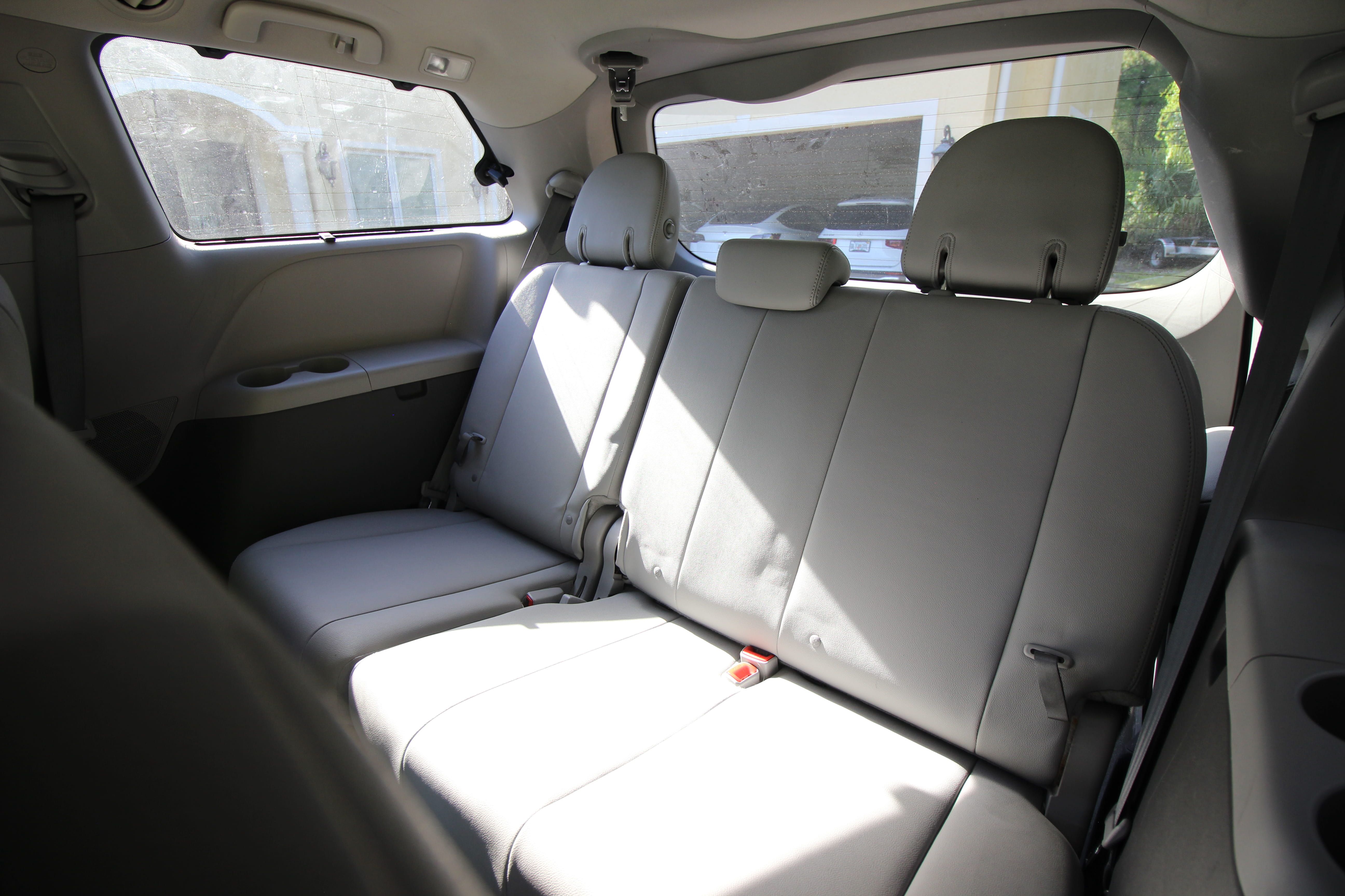 Used 2020 Toyota Sienna XLE FWD image 19