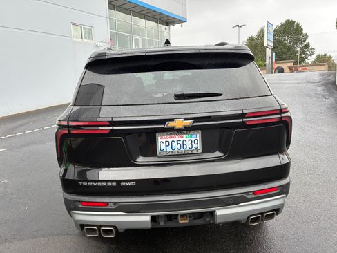 Used 2025 Chevrolet Traverse LT AWD/4WD image 5
