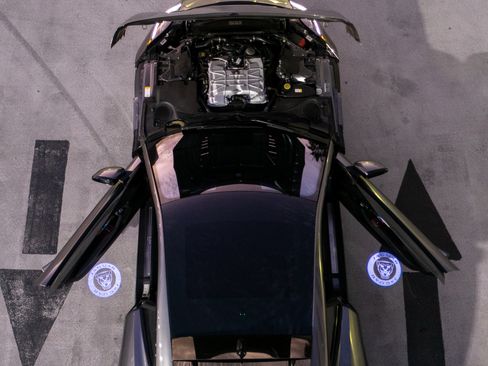 Used 2017 Jaguar F-TYPE SVR image 21