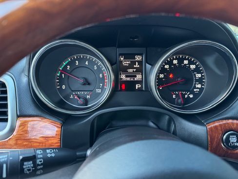 Used 2011 Jeep Grand Cherokee Overland image 29