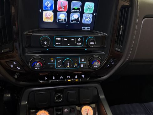 Used 2019 Chevrolet Silverado 3500 LTZ w/ Duramax Plus Package image 10