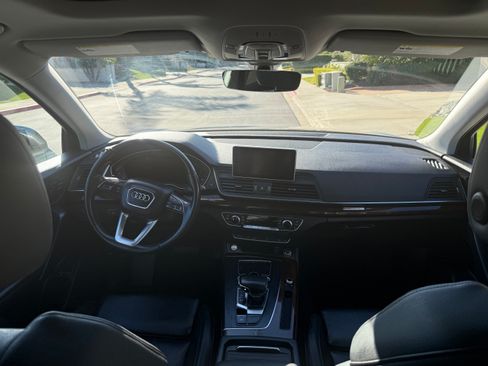 Used 2020 Audi Q5 e Premium Plus w/ Premium Plus Package image 6