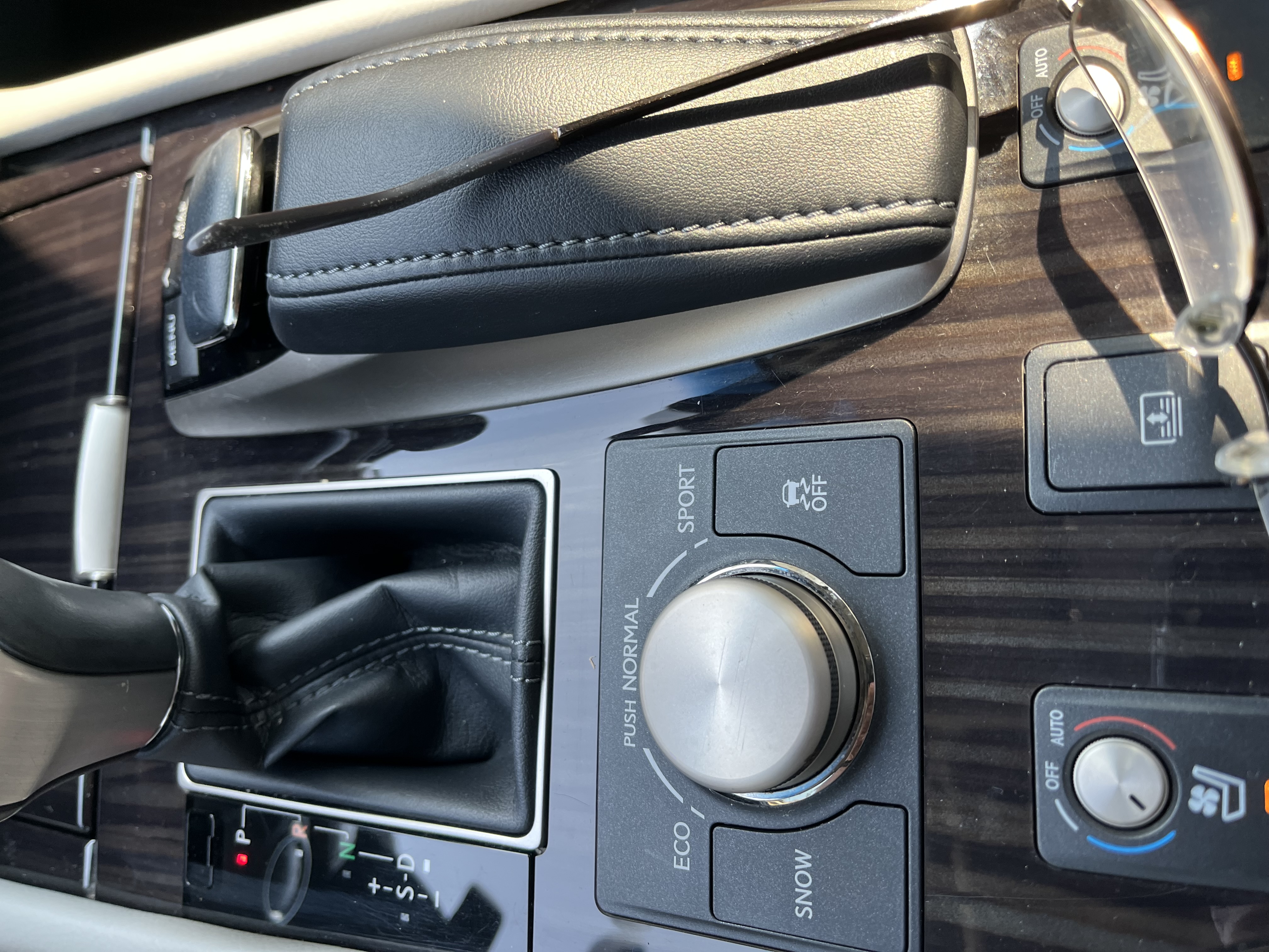 Used 2014 Lexus LS 460 w/ Comfort Package RWD image 17